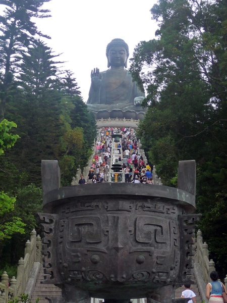 Au pied du Bouddha Au pied du Bouddha