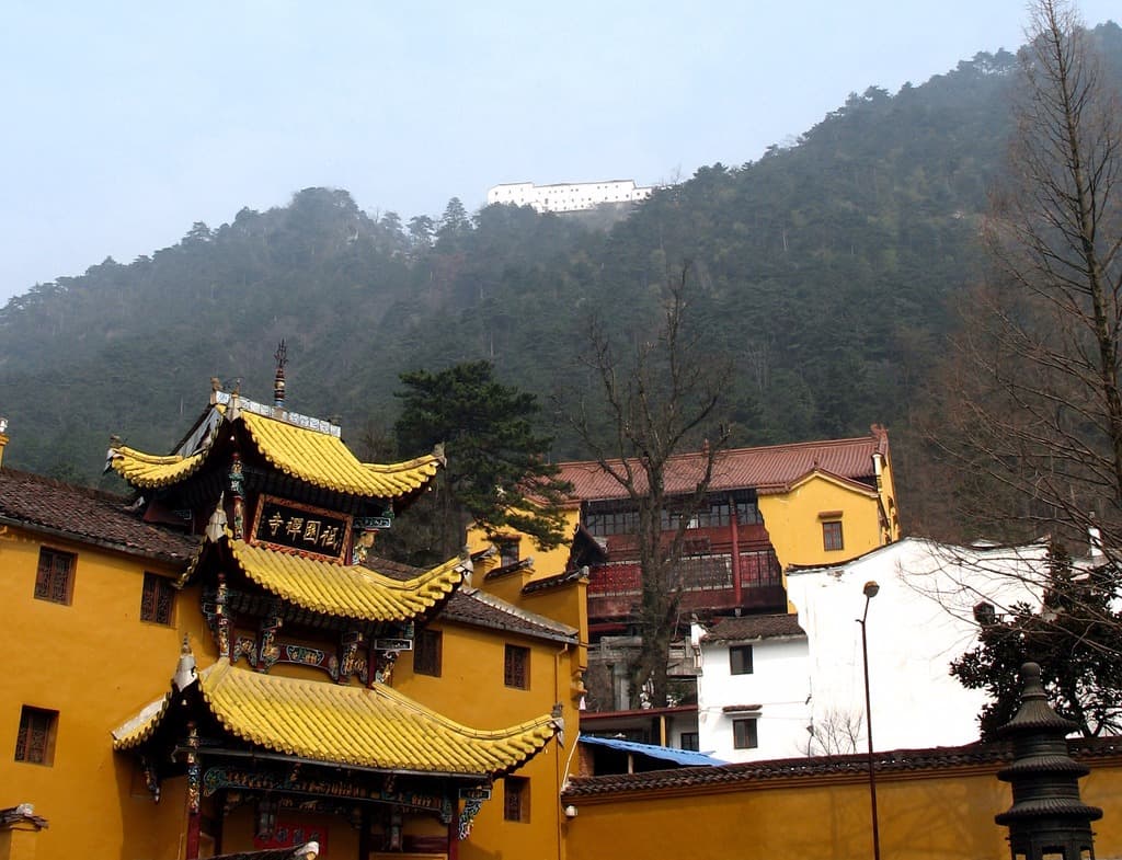 Temple Zhiyuan (祗园寺)