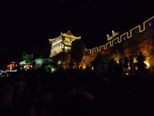 Remparts Fenghuang de nuit