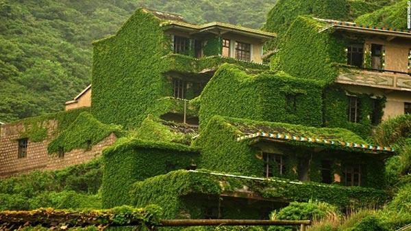 Un village chinois abandonné s'offre à la nature