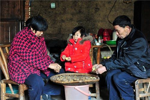 Le courage d'une petite orpheline de 7 ans